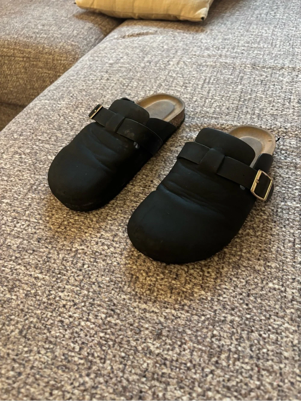SHEIN Black Kids Slip-On Buckle Moccasins with Gold Buckle